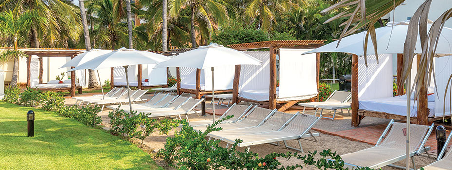 King Bed of a one bedroom unit at Plaza Pelicanos